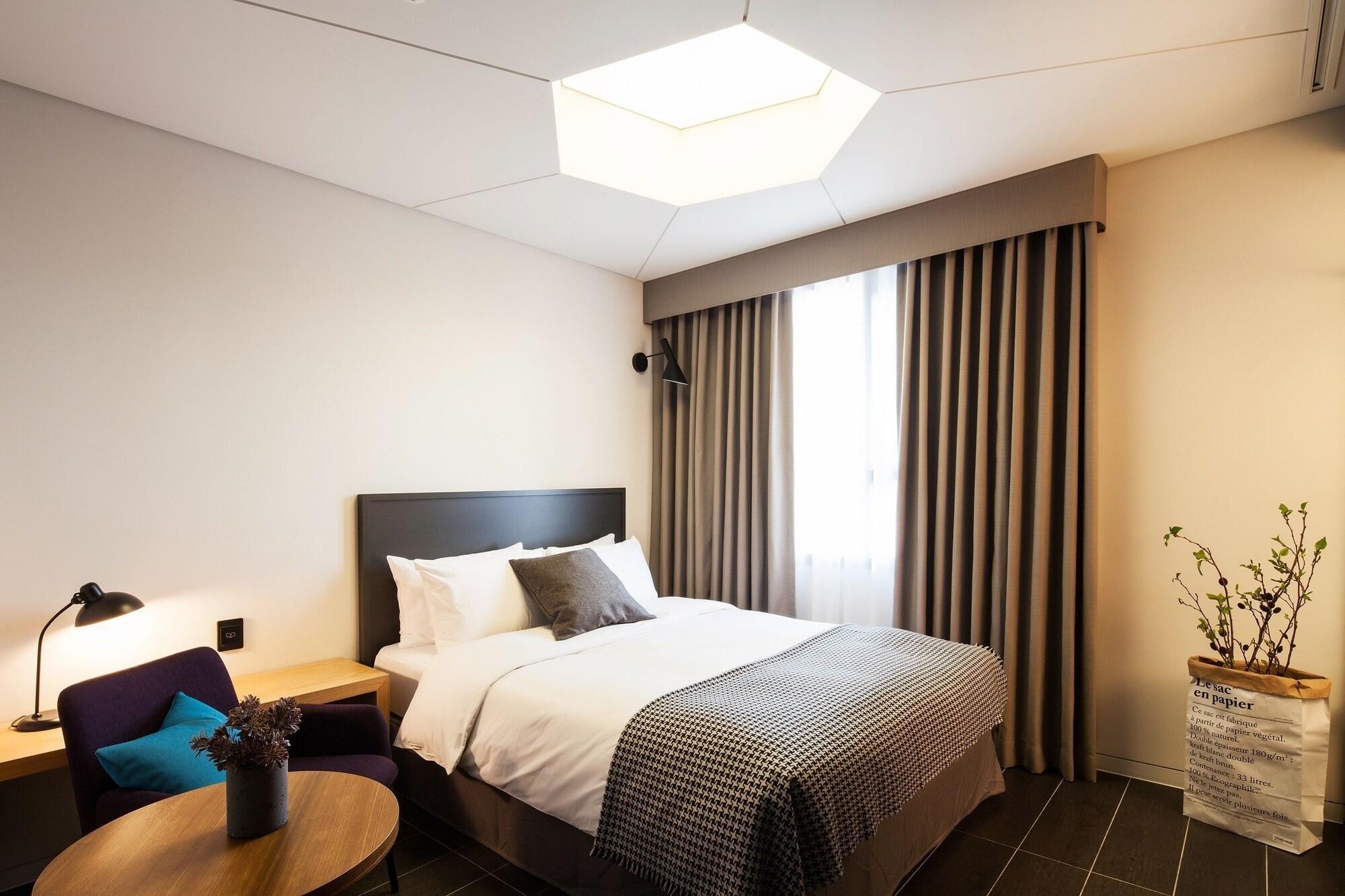Hotel Denim Seoul Bagian luar foto